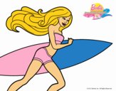 Barbie corre al agua