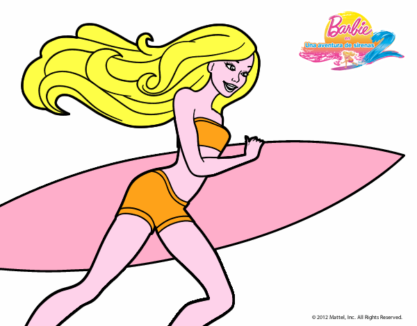 Barbie corre al agua