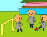 Niños jugando a futbol