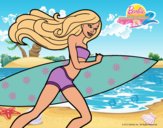 Barbie corre al agua