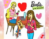 Barbie y su hermana merendando