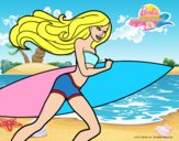 Barbie corre al agua