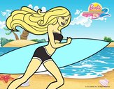 Barbie corre al agua