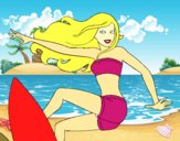 Barbie surfeando