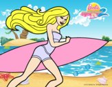 Barbie corre al agua