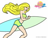 Barbie corre al agua