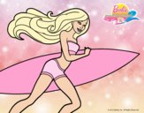 Barbie corre al agua