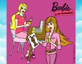 Barbie y su hermana merendando