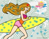 Barbie corre al agua