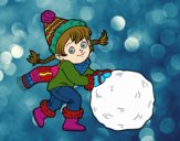 Niña con gran bola de nieve