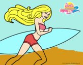 Barbie corre al agua