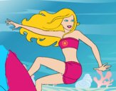 Barbie surfeando