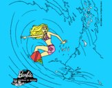 Barbie practicando surf