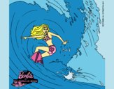 Barbie practicando surf