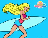 Barbie corre al agua