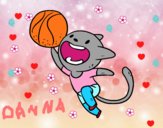 Gato jugando a baloncesto