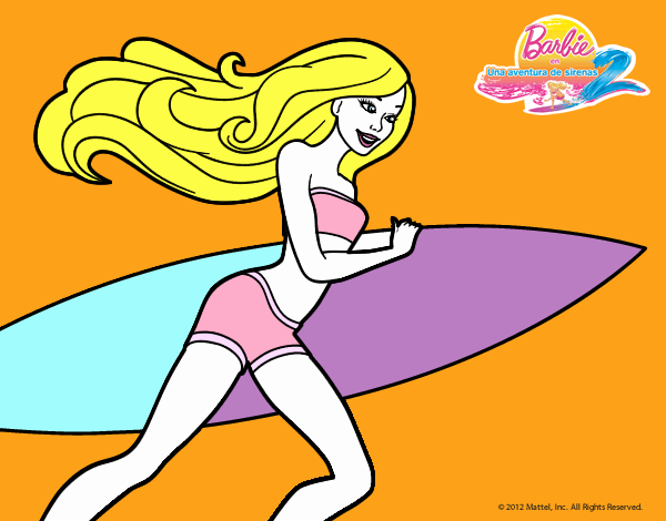 Barbie corre al agua