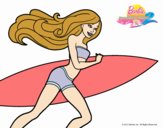 Barbie corre al agua