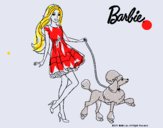 Barbie paseando a su mascota