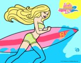 Barbie corre al agua