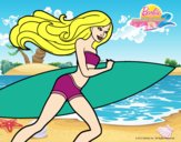 Barbie corre al agua