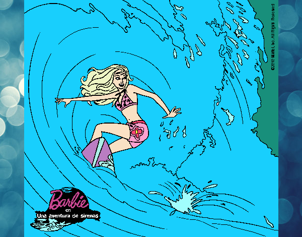 Barbie practicando surf