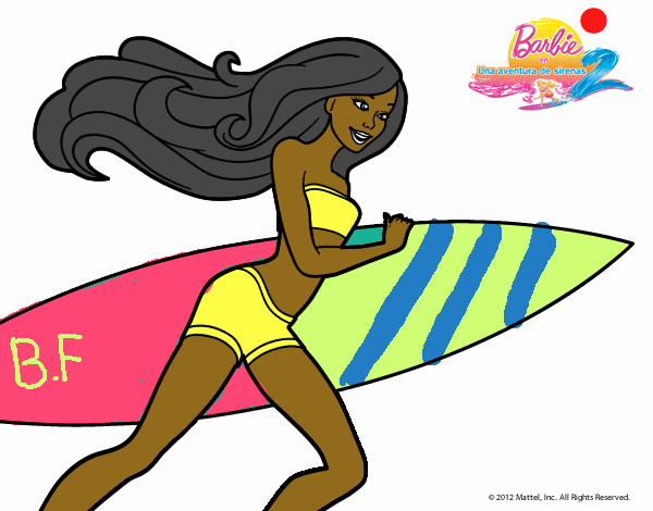 Barbie corre al agua