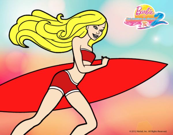 Barbie corre al agua