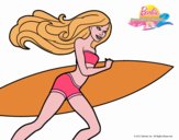 Barbie corre al agua