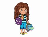 Niña con compras de verano