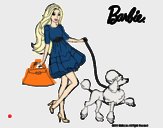 Barbie paseando a su mascota